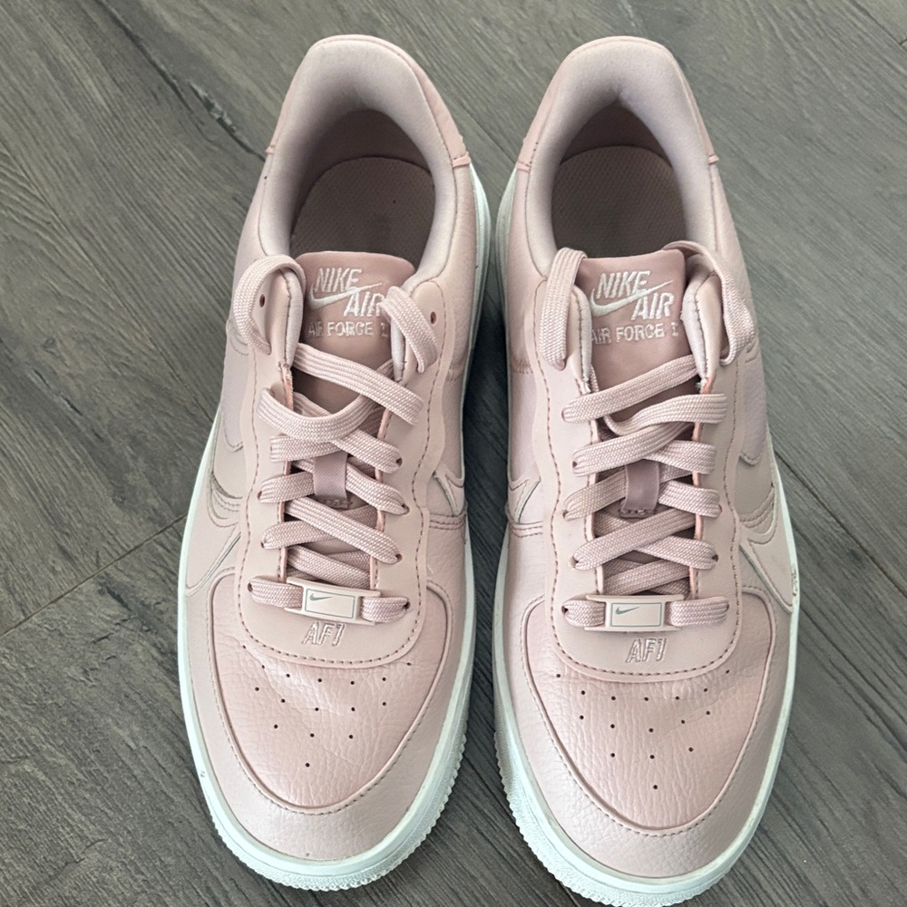 Nike Air Force 1 Sneakers